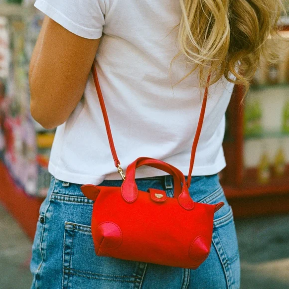 ★Stoney Clover Lane★ マイクロポシェット カラー: Tomato Red Tomato Red Pouchette Crossbody Bag | Stoney Clover Lane